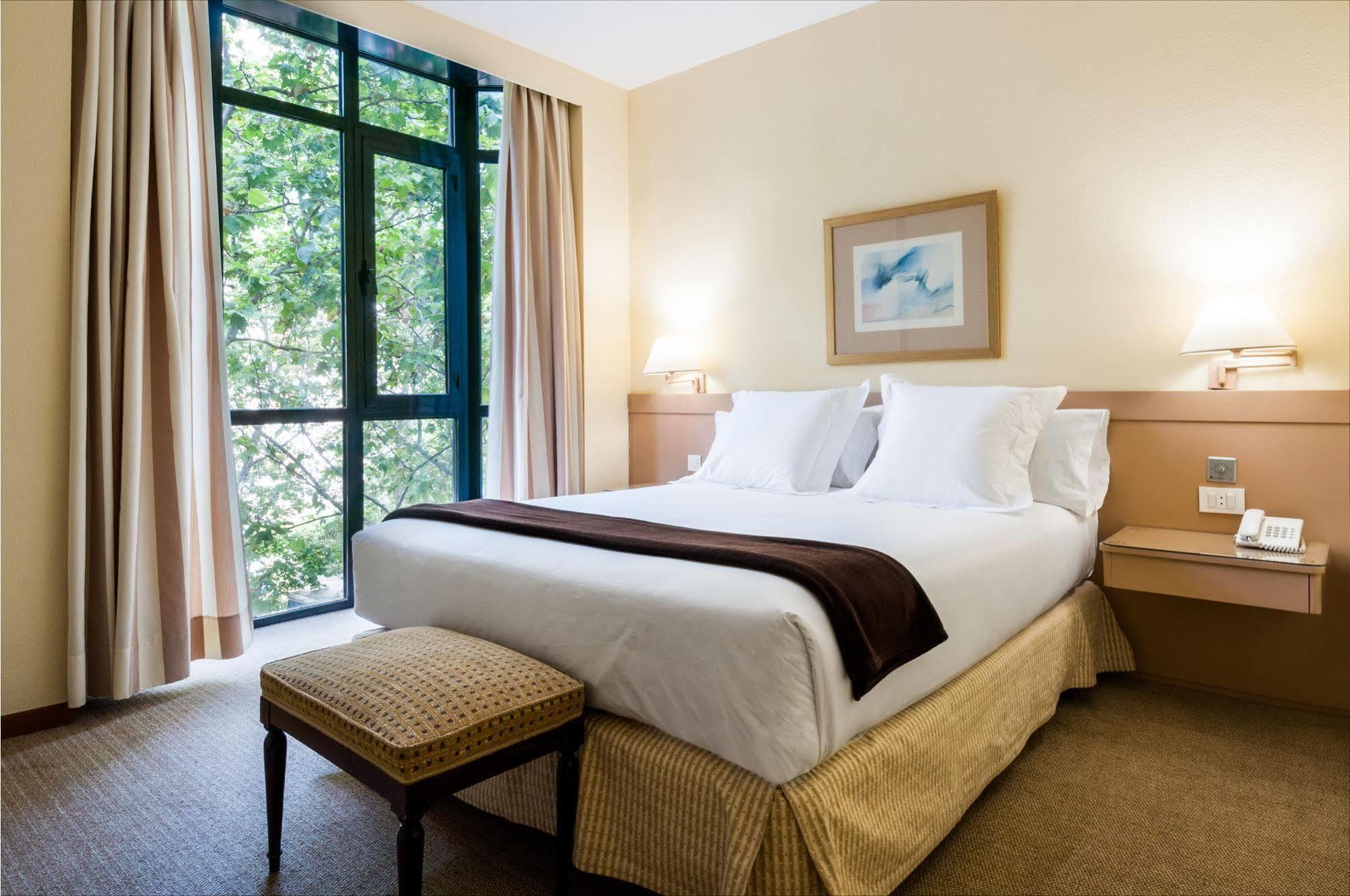 Espahotel Plaza Basilica Madrid Dış mekan fotoğraf